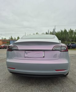 WunderVinyl Super Gloss+ Candy Flip Grey to Purple LT — Tesla Model 3