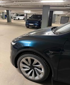 Tesla Model Y — WunderVinyl Super Gloss+ Dark Racing Green LT