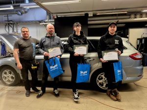 Auton lasien tummennuskoulutus 29.3